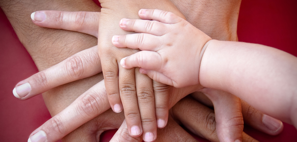 Family-hands-on-team